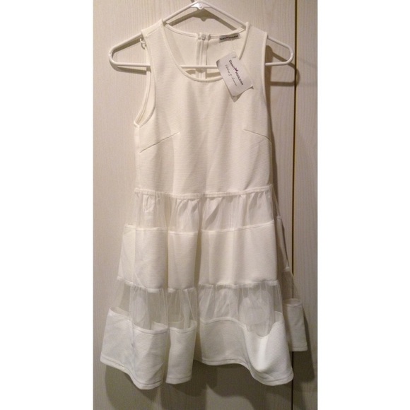 💕DAINTY HOOLIGAN💕 Short White Dress ~ DAMAGED - Picture 4 of 6